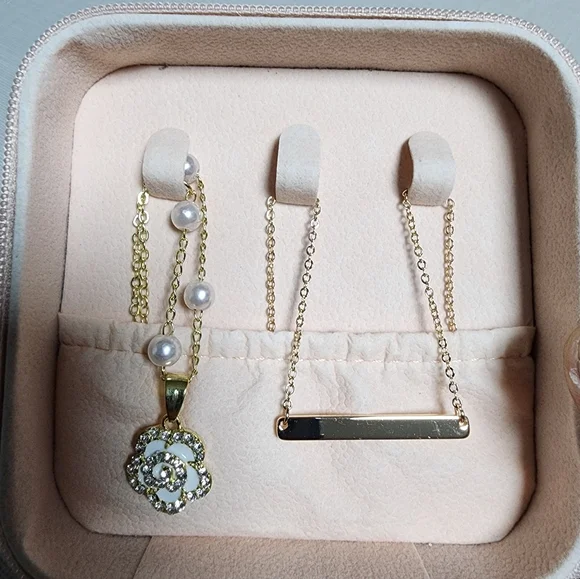 Travel Jewelry box full of New Jewelry. - Picture 4 of 5